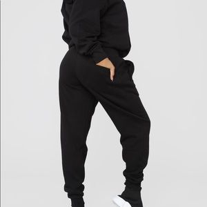 Fashion Nova oversized blck joggers